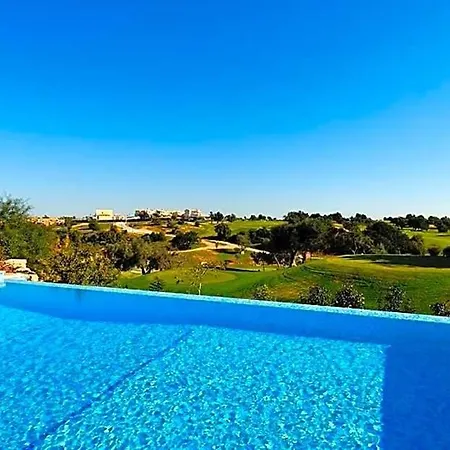 Carvoeiro Sleeps 6 Pool Air Con Wifi Villa *